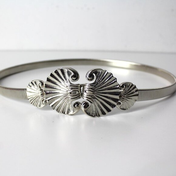 Vtg Mimi Di N 1986 Georgian Shell buckle waist stretch belt silver-tone 28" S M - Picture 2 of 11
